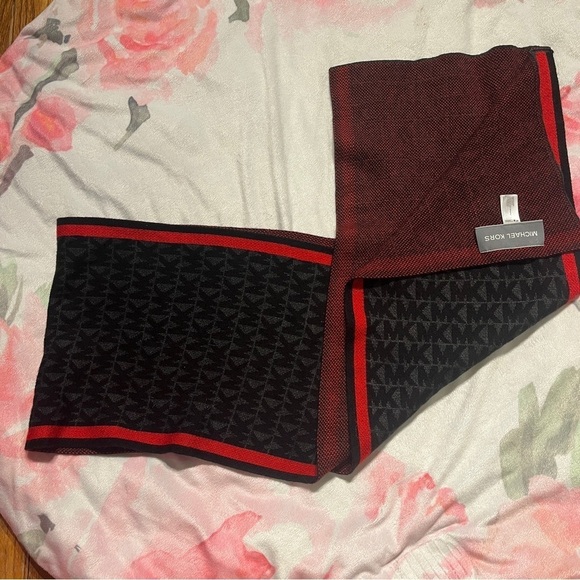 Micheal Kors long light weight black red and gray scarf - Picture 3 of 8